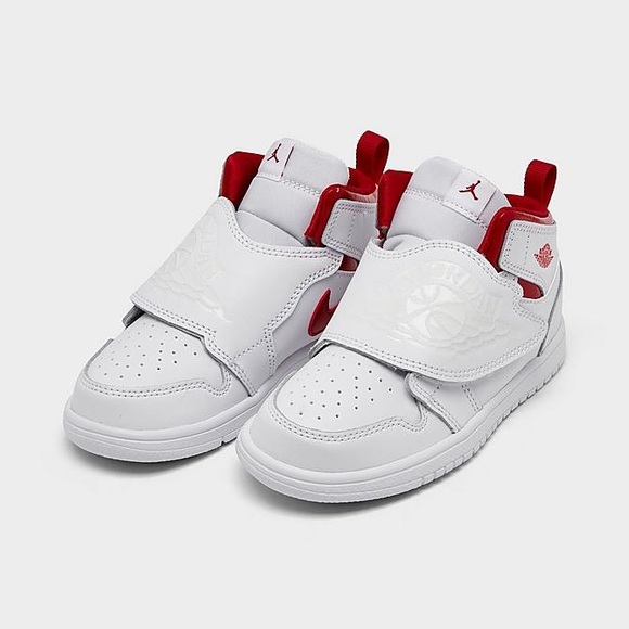Toddler 10c sky jordan 1 mid
"summit white varsity red" brand new with box - Picture 1 of 11
